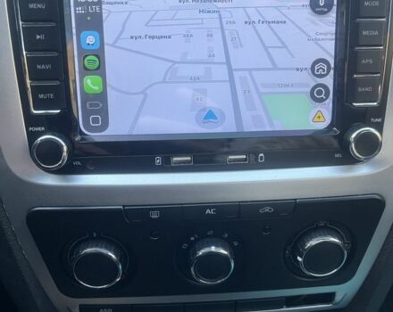 Белый Шкода Октавия, объемом двигателя 1.6 л и пробегом 186 тыс. км за 7700 $, фото 5 на Automoto.ua