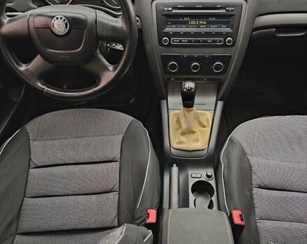 Белый Шкода Октавия, объемом двигателя 1.6 л и пробегом 286 тыс. км за 7500 $, фото 9 на Automoto.ua