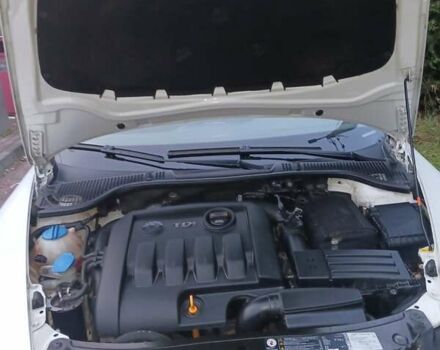 Белый Шкода Октавия, объемом двигателя 1.9 л и пробегом 285 тыс. км за 9000 $, фото 6 на Automoto.ua