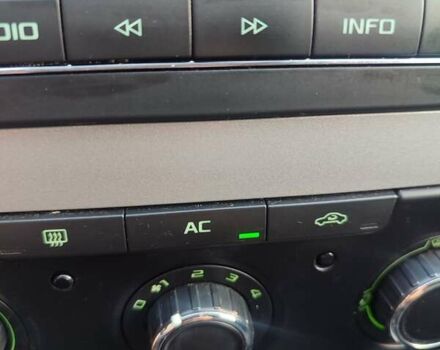 Білий Шкода Октавія, об'ємом двигуна 1.6 л та пробігом 260 тис. км за 7800 $, фото 5 на Automoto.ua