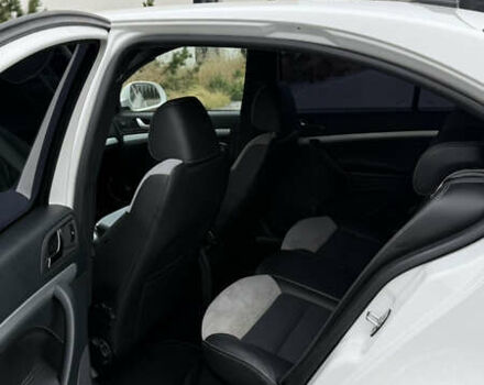 Белый Шкода Октавия, объемом двигателя 1.97 л и пробегом 239 тыс. км за 11999 $, фото 33 на Automoto.ua