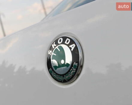 Белый Шкода Октавия, объемом двигателя 1.6 л и пробегом 170 тыс. км за 7450 $, фото 13 на Automoto.ua