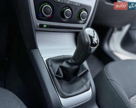 Белый Шкода Октавия, объемом двигателя 1.8 л и пробегом 37 тыс. км за 10900 $, фото 39 на Automoto.ua