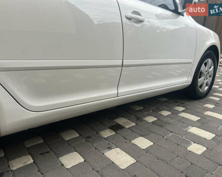 Білий Шкода Октавія, об'ємом двигуна 1.6 л та пробігом 313 тис. км за 7950 $, фото 5 на Automoto.ua