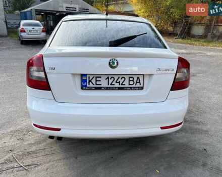 Шкода Октавия 2012 в Днепре (Днепропетровске) на Automoto.ua Белый Шкода Октавия, объемом двигателя 1.8 л и пробегом 167 тыс. км за 6700 $, фото 3 на Automoto.ua
