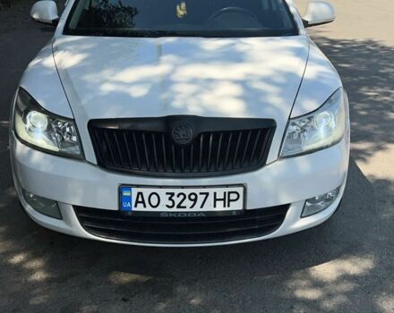 Белый Шкода Октавия, объемом двигателя 2 л и пробегом 256 тыс. км за 9800 $, фото 4 на Automoto.ua