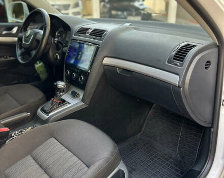 Шкода Октавия 2012 в Одессе на Automoto.ua Белый Шкода Октавия, объемом двигателя 1.97 л и пробегом 314 тыс. км за 9700 $, фото 41 на Automoto.ua