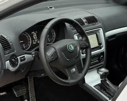 Белый Шкода Октавия, объемом двигателя 1.97 л и пробегом 239 тыс. км за 11999 $, фото 49 на Automoto.ua