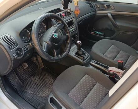 Білий Шкода Октавія, об'ємом двигуна 1.6 л та пробігом 285 тис. км за 7950 $, фото 29 на Automoto.ua