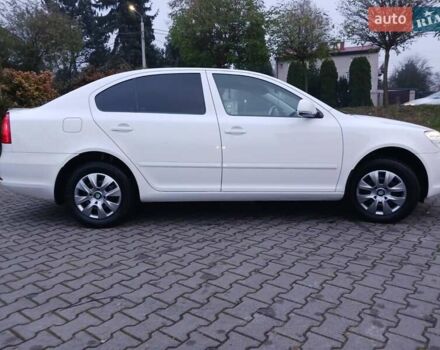 Белый Шкода Октавия, объемом двигателя 1.9 л и пробегом 285 тыс. км за 9000 $, фото 1 на Automoto.ua