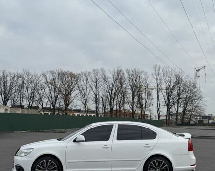 Білий Шкода Октавія, об'ємом двигуна 2 л та пробігом 202 тис. км за 11200 $, фото 4 на Automoto.ua