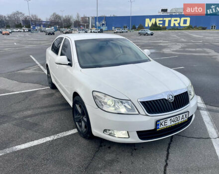 Белый Шкода Октавия, объемом двигателя 1.6 л и пробегом 312 тыс. км за 7500 $, фото 4 на Automoto.ua