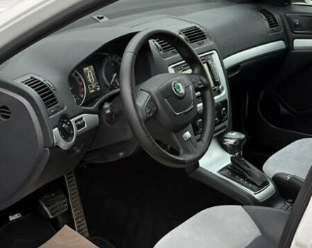 Белый Шкода Октавия, объемом двигателя 1.97 л и пробегом 239 тыс. км за 11999 $, фото 48 на Automoto.ua