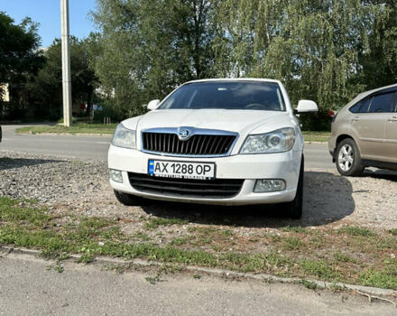 Білий Шкода Октавія, об'ємом двигуна 1.6 л та пробігом 156 тис. км за 8500 $, фото 5 на Automoto.ua