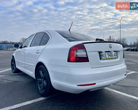 Белый Шкода Октавия, объемом двигателя 1.6 л и пробегом 312 тыс. км за 7500 $, фото 6 на Automoto.ua