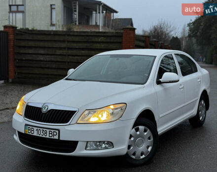 Белый Шкода Октавия, объемом двигателя 1.8 л и пробегом 37 тыс. км за 10900 $, фото 26 на Automoto.ua