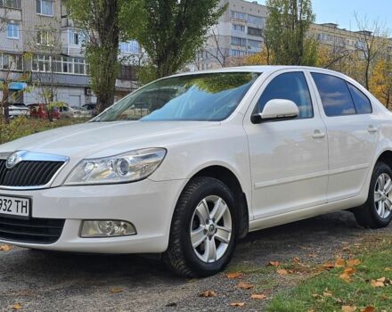 Белый Шкода Октавия, объемом двигателя 2 л и пробегом 180 тыс. км за 8700 $, фото 2 на Automoto.ua