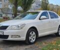 Белый Шкода Октавия, объемом двигателя 2 л и пробегом 180 тыс. км за 8700 $, фото 2 на Automoto.ua