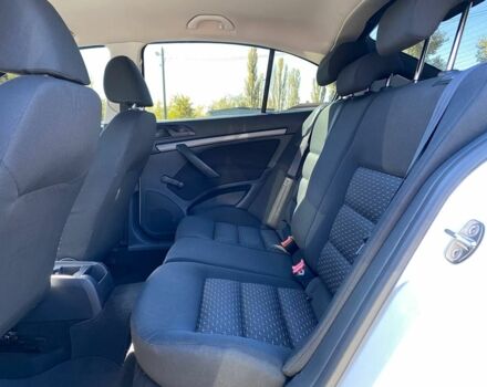 Білий Шкода Октавія, об'ємом двигуна 1.6 л та пробігом 252 тис. км за 8400 $, фото 19 на Automoto.ua