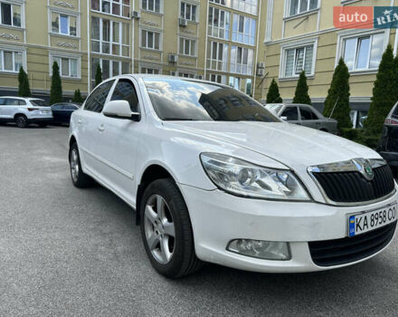 Белый Шкода Октавия, объемом двигателя 1.6 л и пробегом 344 тыс. км за 6800 $, фото 1 на Automoto.ua