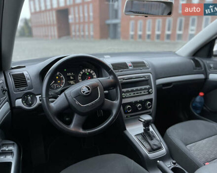 Белый Шкода Октавия, объемом двигателя 1.8 л и пробегом 188 тыс. км за 6500 $, фото 21 на Automoto.ua