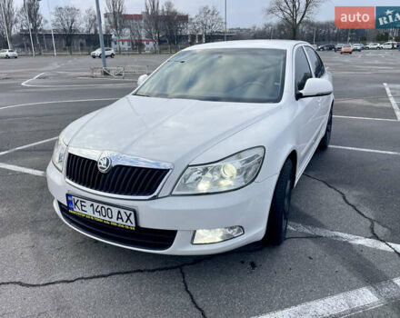 Белый Шкода Октавия, объемом двигателя 1.6 л и пробегом 312 тыс. км за 7500 $, фото 3 на Automoto.ua