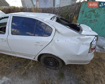 Белый Шкода Октавия, объемом двигателя 1.8 л и пробегом 176 тыс. км за 4500 $, фото 2 на Automoto.ua