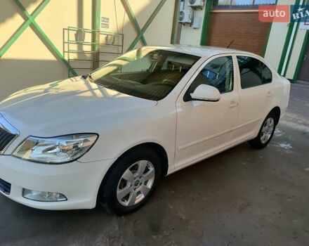 Білий Шкода Октавія, об'ємом двигуна 1.6 л та пробігом 260 тис. км за 7800 $, фото 7 на Automoto.ua