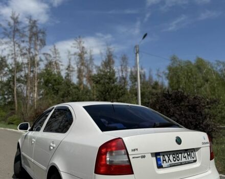 Білий Шкода Октавія, об'ємом двигуна 1.6 л та пробігом 180 тис. км за 7800 $, фото 3 на Automoto.ua
