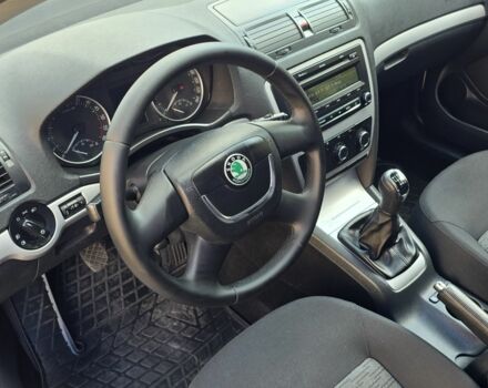 Белый Шкода Октавия, объемом двигателя 2 л и пробегом 180 тыс. км за 8700 $, фото 6 на Automoto.ua