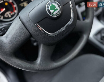 Белый Шкода Октавия, объемом двигателя 1.8 л и пробегом 37 тыс. км за 10900 $, фото 48 на Automoto.ua