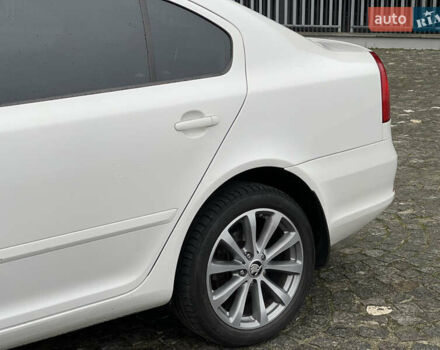 Белый Шкода Октавия, объемом двигателя 1.8 л и пробегом 188 тыс. км за 6500 $, фото 5 на Automoto.ua