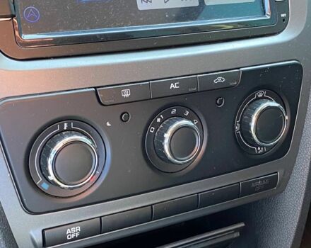 Білий Шкода Октавія, об'ємом двигуна 1.6 л та пробігом 252 тис. км за 8400 $, фото 11 на Automoto.ua