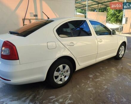 Білий Шкода Октавія, об'ємом двигуна 1.6 л та пробігом 260 тис. км за 7800 $, фото 1 на Automoto.ua