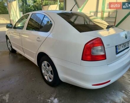 Білий Шкода Октавія, об'ємом двигуна 1.6 л та пробігом 260 тис. км за 7800 $, фото 6 на Automoto.ua