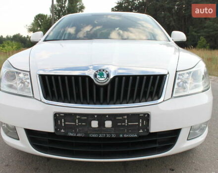 Белый Шкода Октавия, объемом двигателя 1.6 л и пробегом 170 тыс. км за 7450 $, фото 3 на Automoto.ua