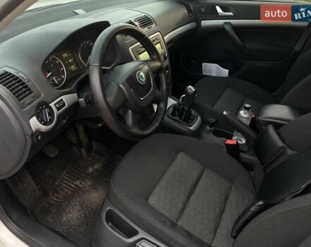 Белый Шкода Октавия, объемом двигателя 1.6 л и пробегом 273 тыс. км за 7299 $, фото 15 на Automoto.ua