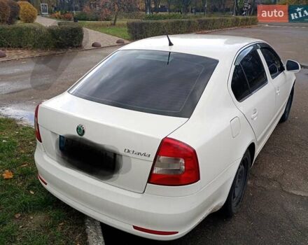 Шкода Октавія 2012 у Києві на Automoto.ua Білий Шкода Октавія, об'ємом двигуна 1.6 л та пробігом 260 тис. км за 7500 $, фото 5 на Automoto.ua
