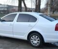 Белый Шкода Октавия, объемом двигателя 1.8 л и пробегом 83 тыс. км за 8800 $, фото 1 на Automoto.ua
