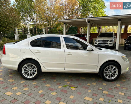 Шкода Октавия 2012 в Одессе на Automoto.ua Белый Шкода Октавия, объемом двигателя 1.97 л и пробегом 314 тыс. км за 9700 $, фото 19 на Automoto.ua