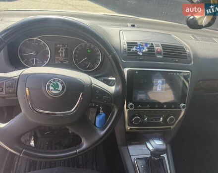 Белый Шкода Октавия, объемом двигателя 1.8 л и пробегом 69 тыс. км за 13199 $, фото 2 на Automoto.ua