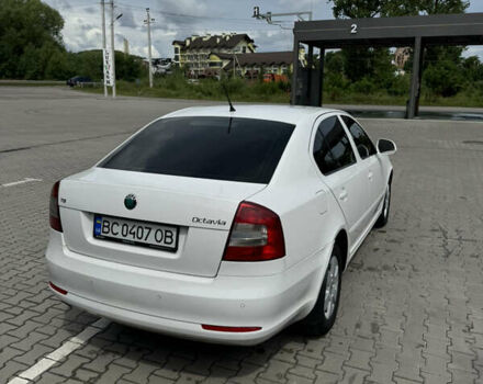 Белый Шкода Октавия, объемом двигателя 1.6 л и пробегом 243 тыс. км за 8500 $, фото 5 на Automoto.ua