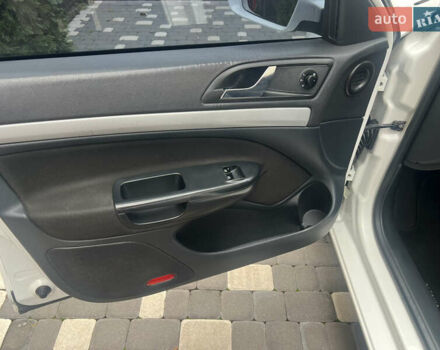 Білий Шкода Октавія, об'ємом двигуна 1.6 л та пробігом 313 тис. км за 7950 $, фото 52 на Automoto.ua