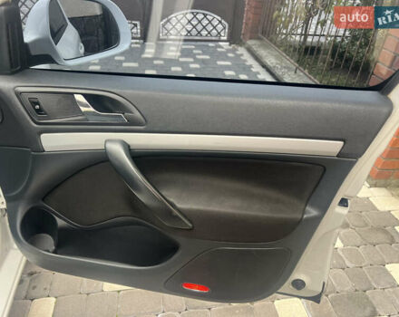 Білий Шкода Октавія, об'ємом двигуна 1.6 л та пробігом 313 тис. км за 7950 $, фото 44 на Automoto.ua