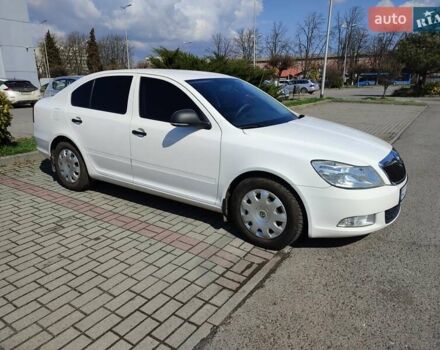Білий Шкода Октавія, об'ємом двигуна 1.4 л та пробігом 211 тис. км за 7200 $, фото 5 на Automoto.ua