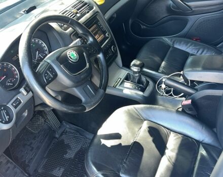 Белый Шкода Октавия, объемом двигателя 2 л и пробегом 256 тыс. км за 9800 $, фото 5 на Automoto.ua