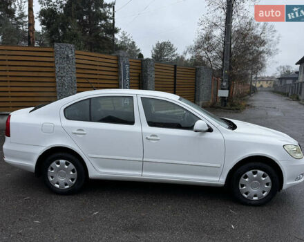 Белый Шкода Октавия, объемом двигателя 1.8 л и пробегом 37 тыс. км за 10900 $, фото 6 на Automoto.ua