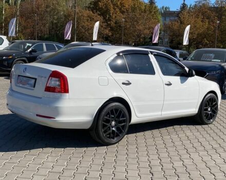 Білий Шкода Октавія, об'ємом двигуна 1.6 л та пробігом 252 тис. км за 8400 $, фото 6 на Automoto.ua