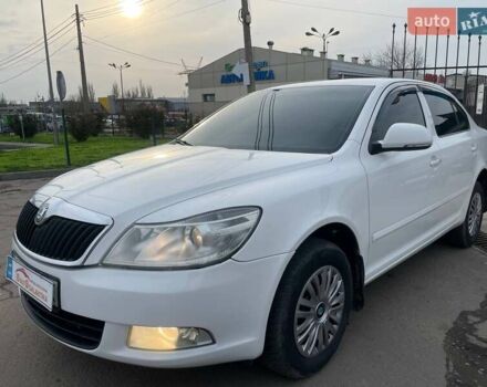 Белый Шкода Октавия, объемом двигателя 1.6 л и пробегом 273 тыс. км за 7299 $, фото 2 на Automoto.ua