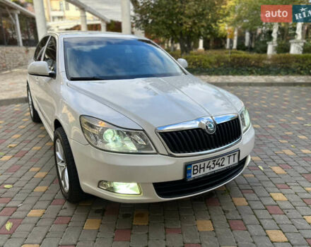 Шкода Октавия 2012 в Одессе на Automoto.ua Белый Шкода Октавия, объемом двигателя 1.97 л и пробегом 314 тыс. км за 9700 $, фото 15 на Automoto.ua